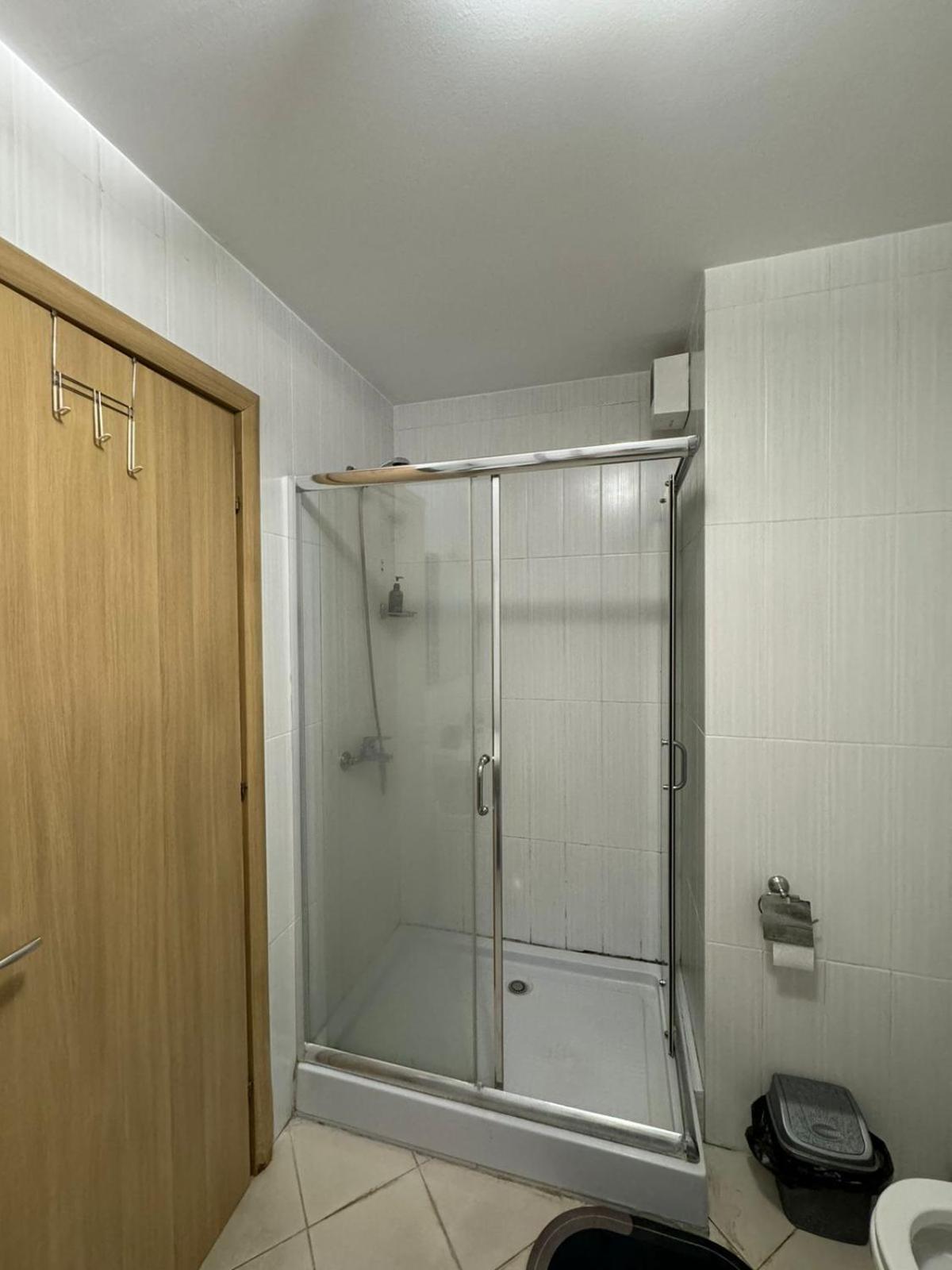 Diem Apartment Near Pazari I Ri Tirana Buitenkant foto