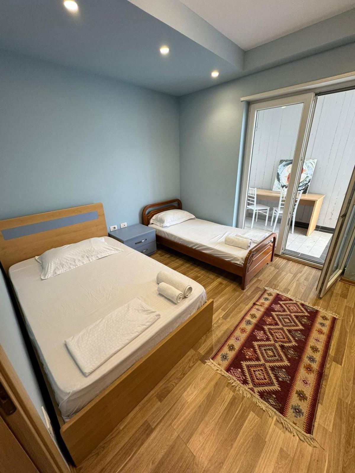 Diem Apartment Near Pazari I Ri Tirana Buitenkant foto
