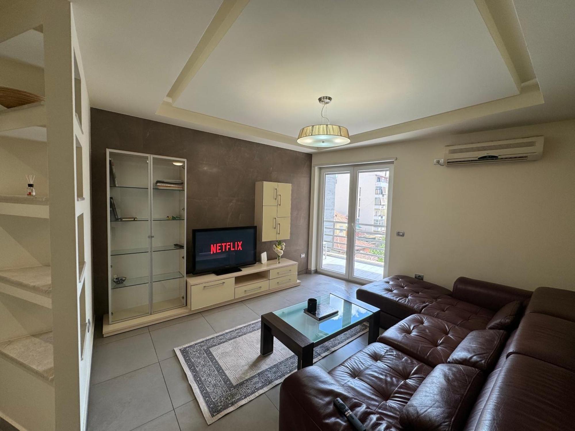 Diem Apartment Near Pazari I Ri Tirana Buitenkant foto