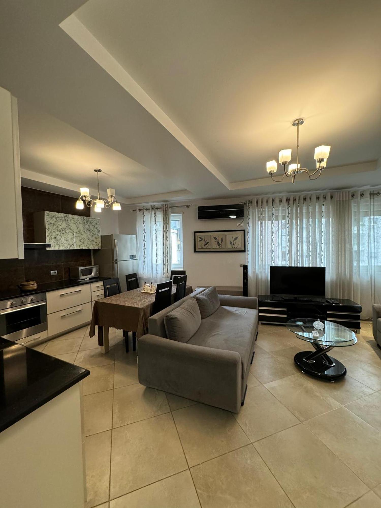 Diem Apartment Near Pazari I Ri Tirana Buitenkant foto