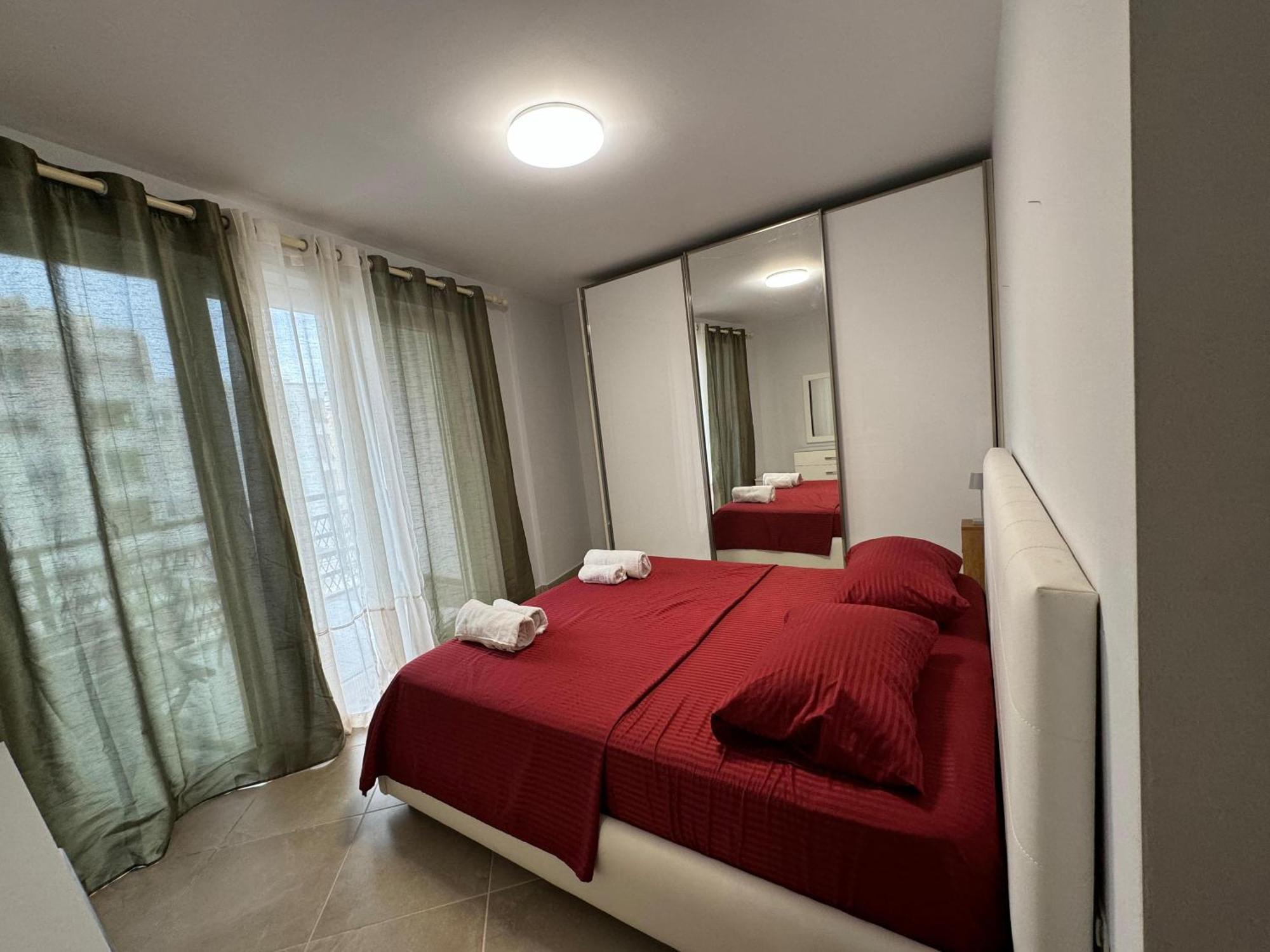 Diem Apartment Near Pazari I Ri Tirana Buitenkant foto